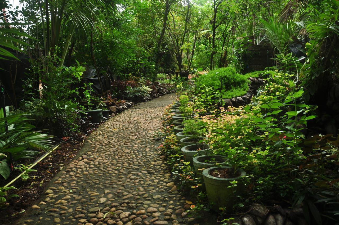 Kumbuk Tree House Tissamaharama Exterior foto